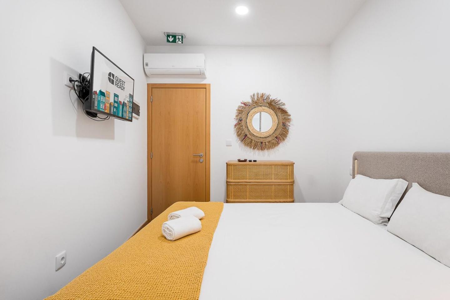 Guestready - Bright Duplex In Downtown * Oporto